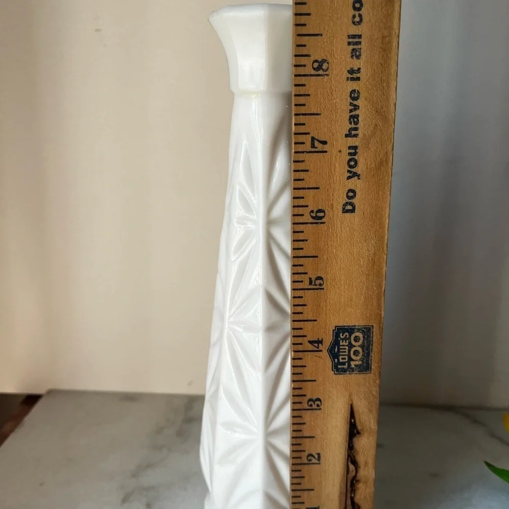 Vintage milk glass Vintage Milk Glass Snowflake Bud Vase 8.7”.
